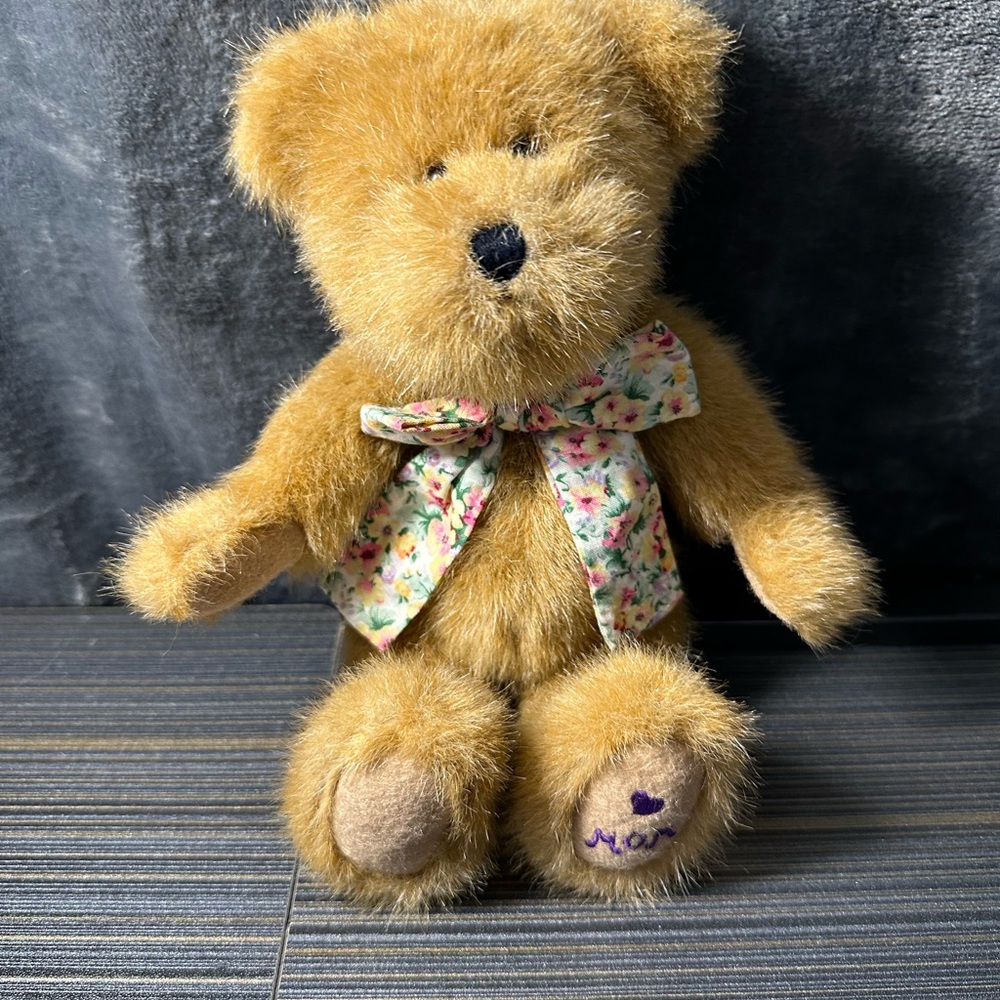 Vintage Boyd's Bears Dorothy B. Beansley Floral Spring Easter Mom on the foot